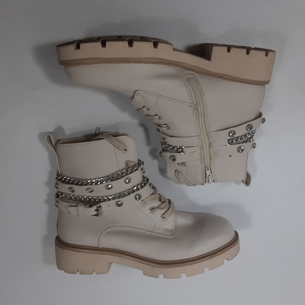XOXO Payge Size 7M Cream Lace Up and Side Zip Ankle Boots with Chain Straps - Picture 6 of 9